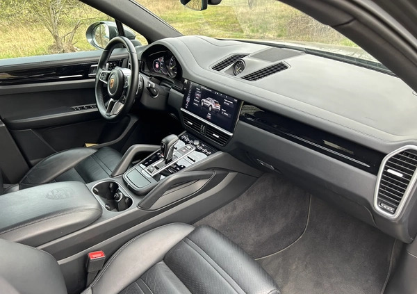 Porsche Cayenne cena 388000 przebieg: 45000, rok produkcji 2019 z Łęczna małe 277